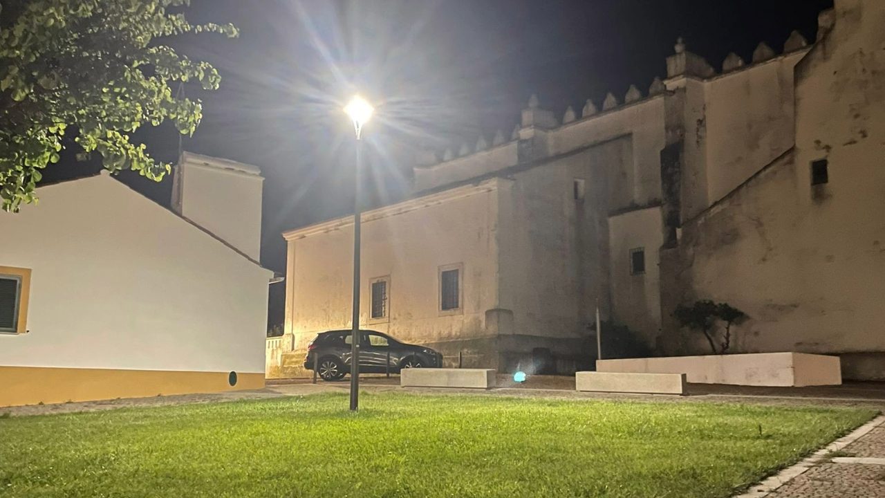 Instalação de iluminação solar no Parque da Fonte